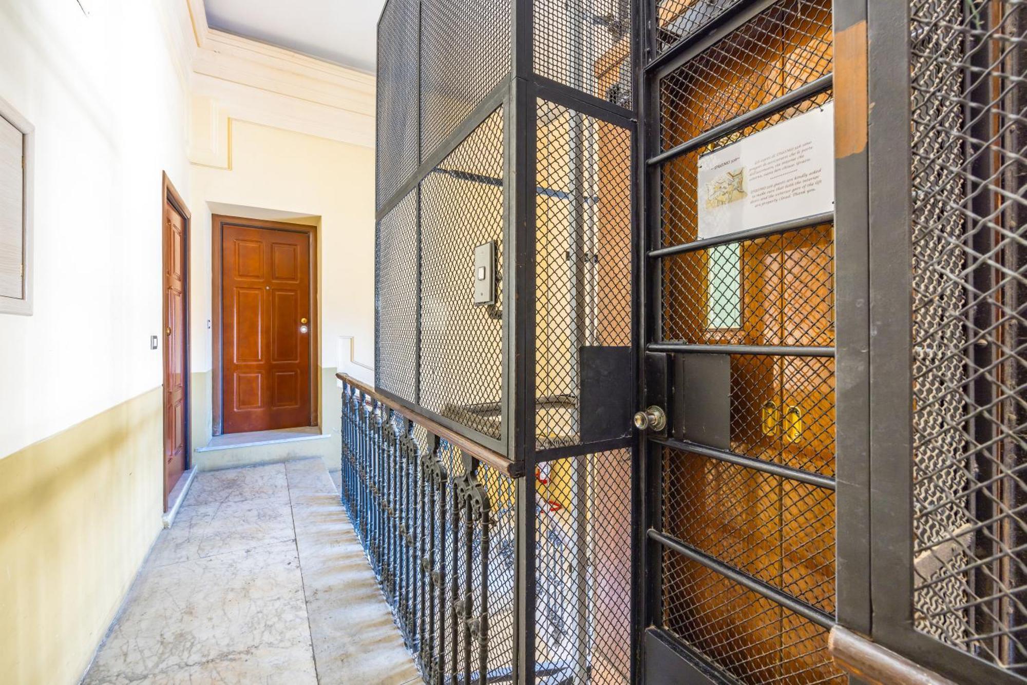 Appartement Duomo Grand Family Loft à Naples Extérieur photo